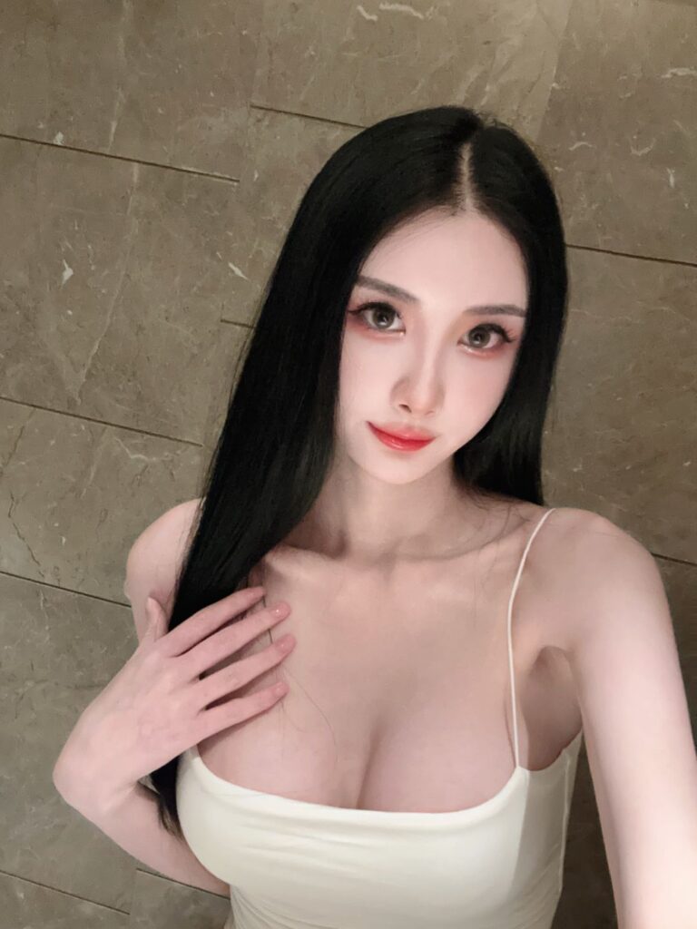 上海外围 温柔体贴 满满女友感女孩相关配图