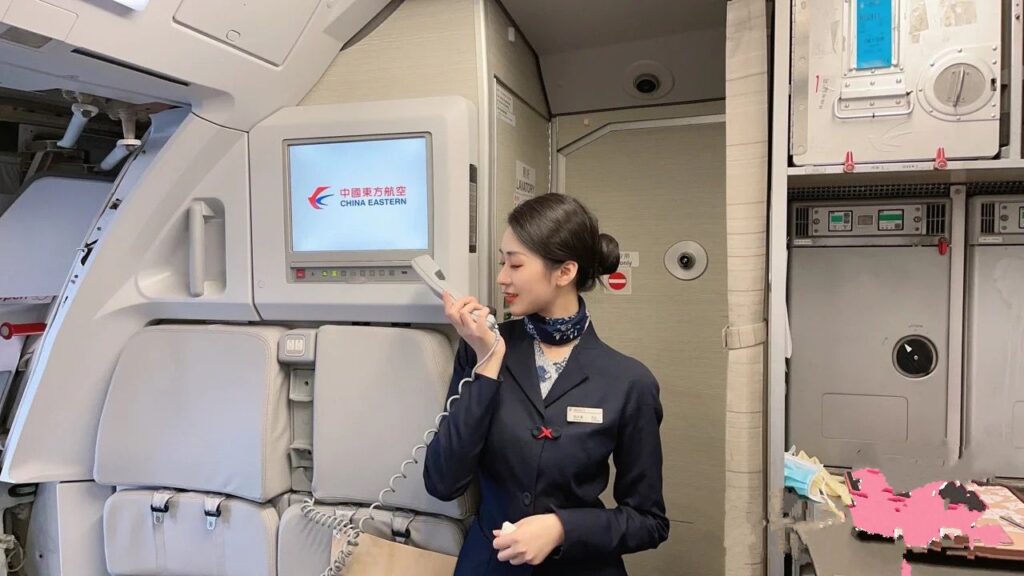 南京外围 性格开朗热情洋溢的东航空姐相关配图