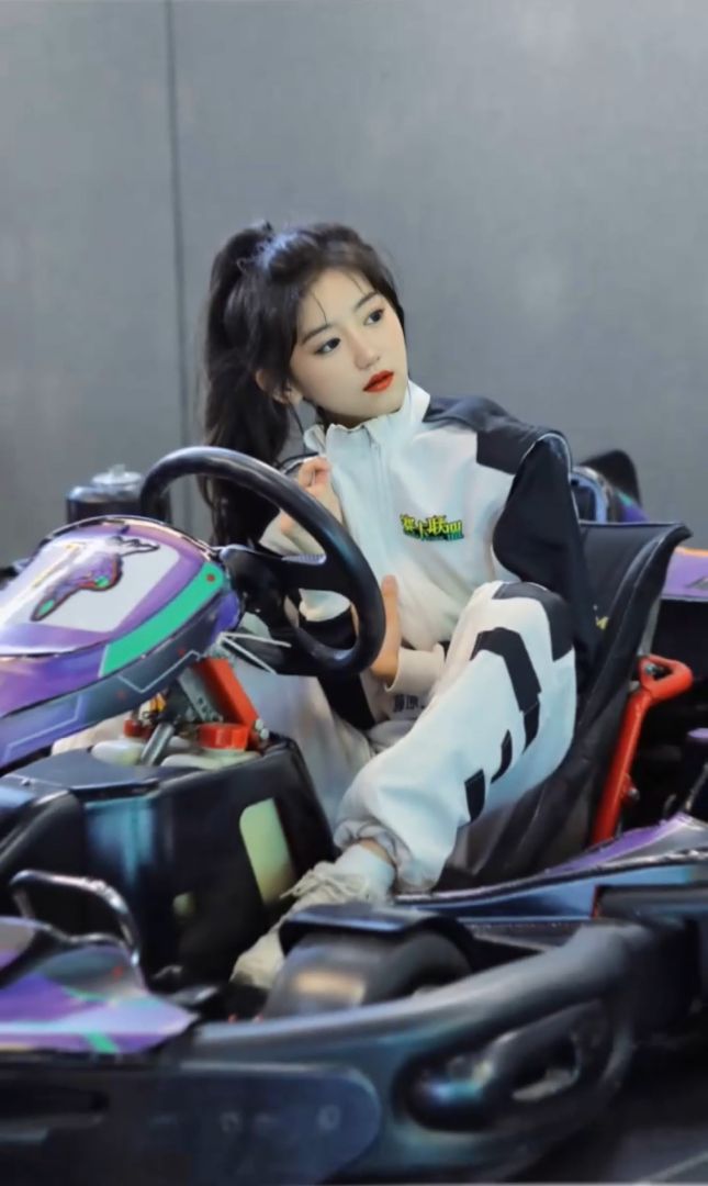 南京外围爱好cosplay 油画 芭蕾 赛车的女孩