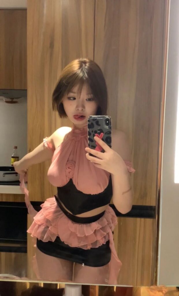 杭州外围 皮肤白 脾气好 筷子腿小萝莉相关配图