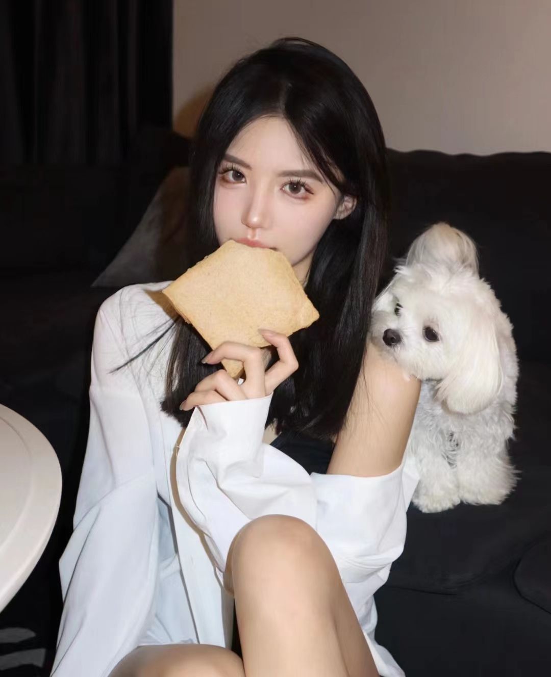 上海外围 肤白貌美身材高挑极品少女