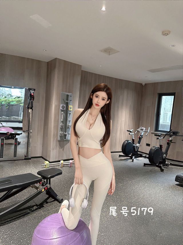 上海外围 新人报道 可甜可盐 声音甜美气质网红相关配图