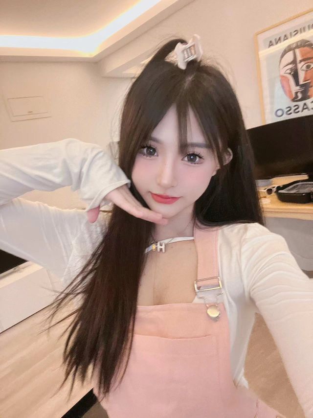杭州外围童颜巨乳 皮肤雪白清纯美少女相关配图