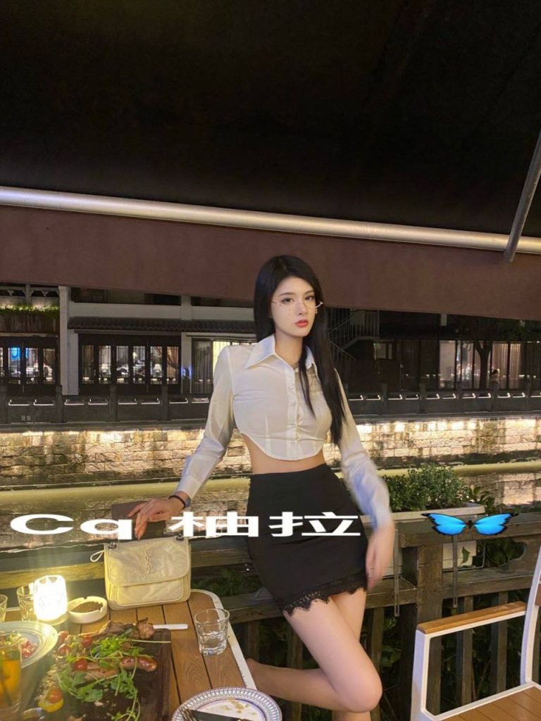 重庆外围00后瑞丽模特相关配图