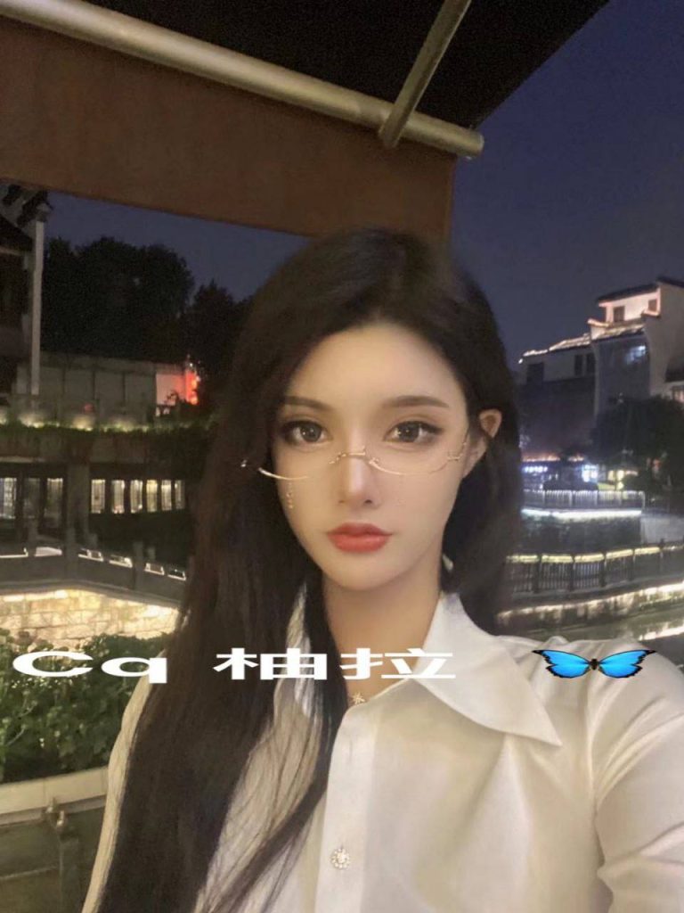 重庆外围00后瑞丽模特相关配图