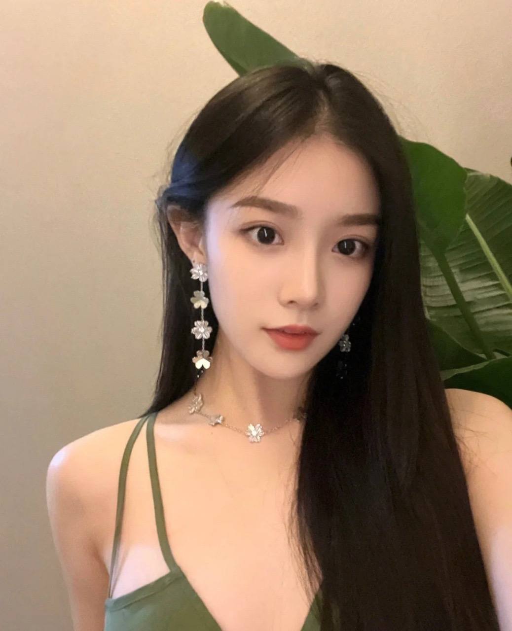 成都外围02年170学妹兼职