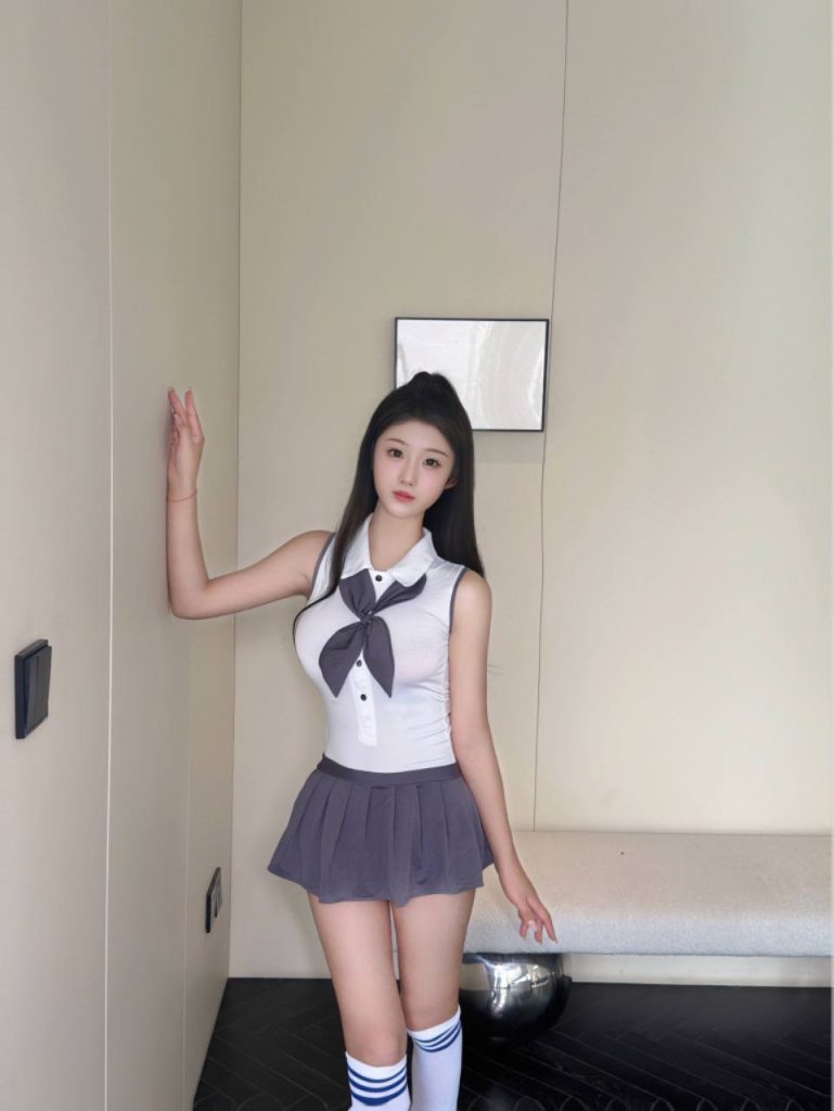 苏州外围小仙女Evelyn清纯美少女相关配图