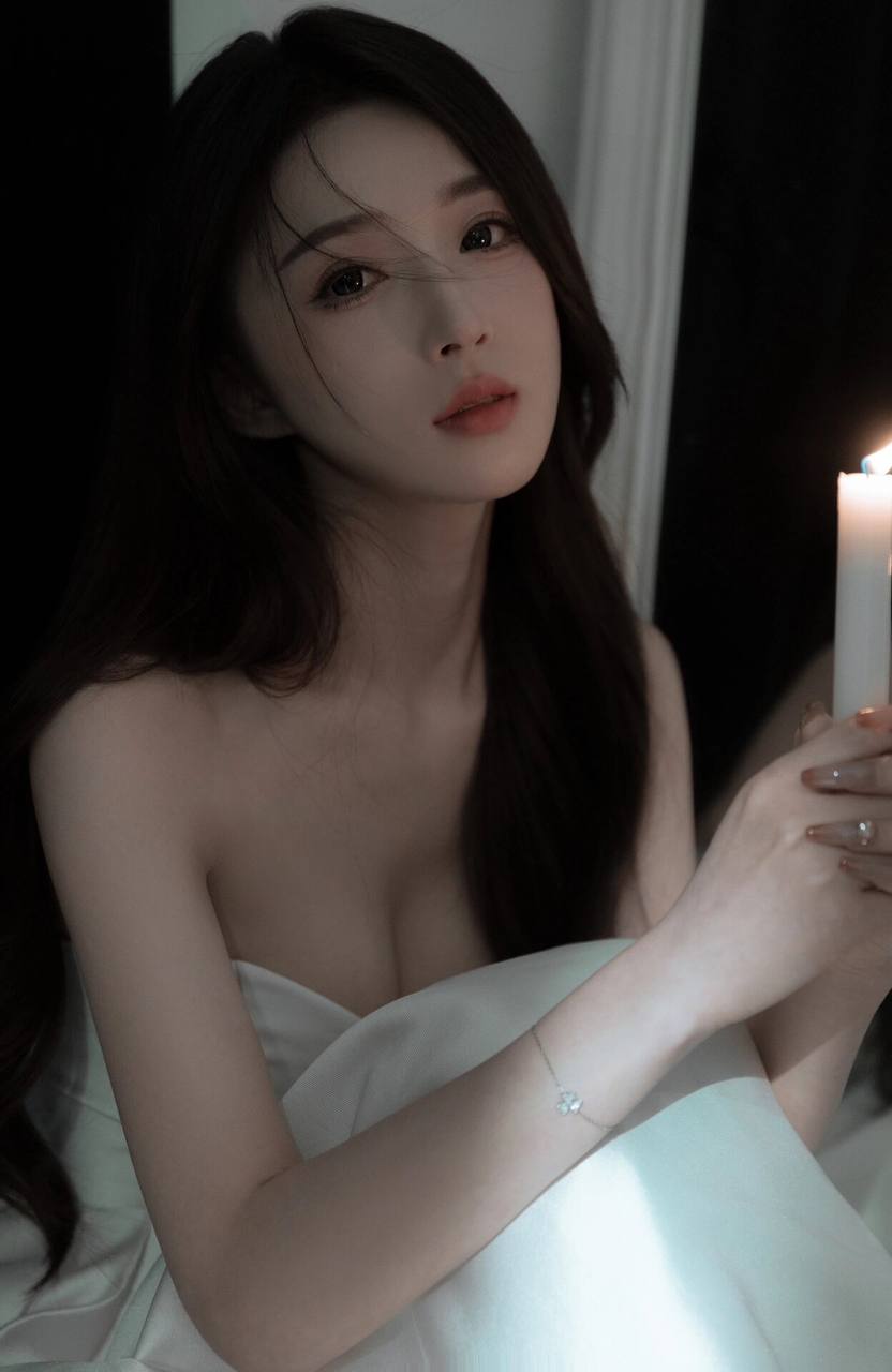 青岛外围03极品白小纯性感女友款