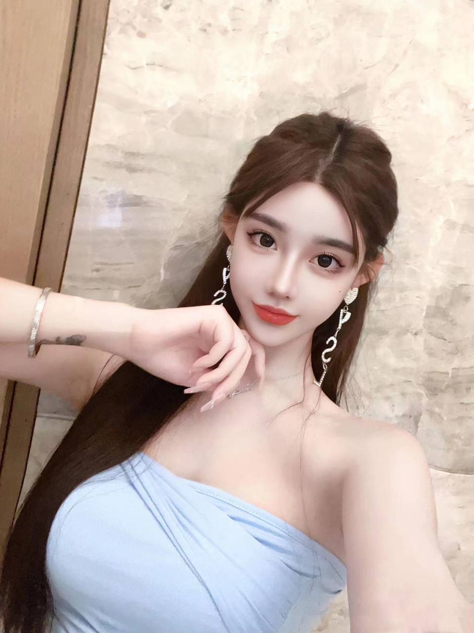 西安外围 情感女友feel前凸后翘