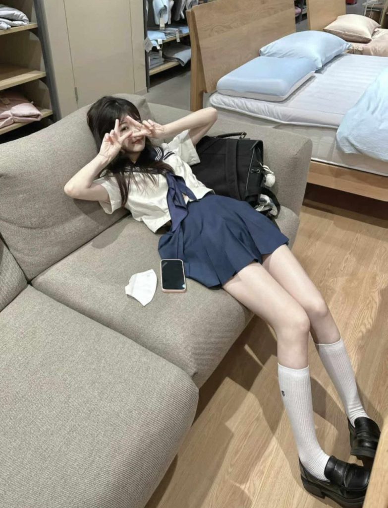 广州外围07年小可爱小巧玲珑,乖巧可爱相关配图