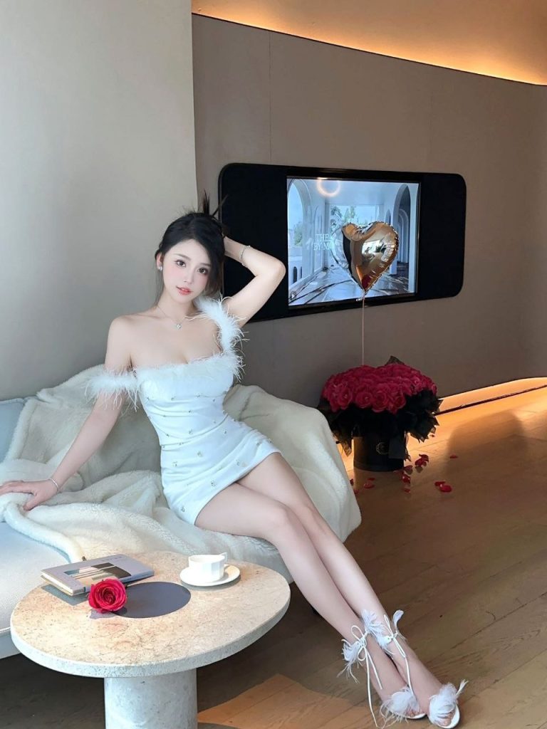 深圳外围173D 99年兼职圈外女友相关配图