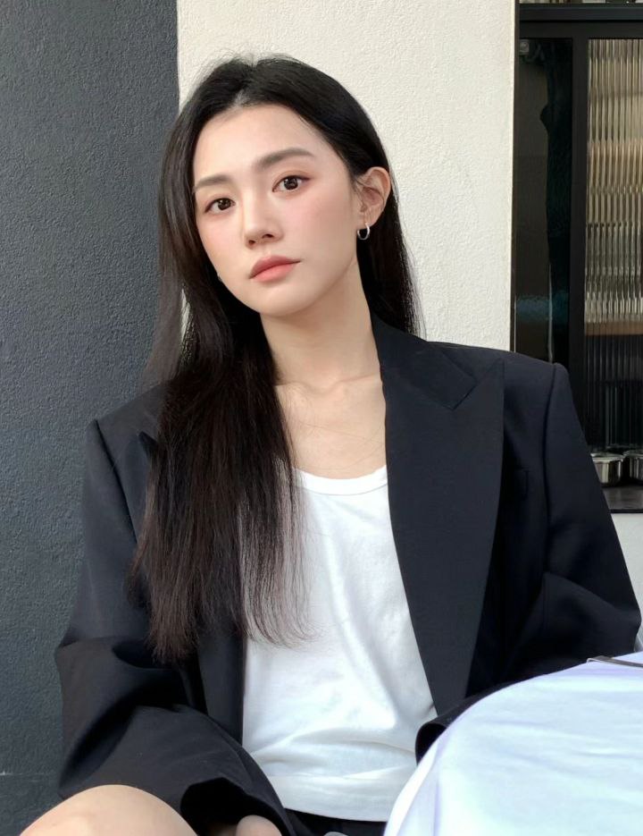 深圳外围177天然E 01年性感美唇
