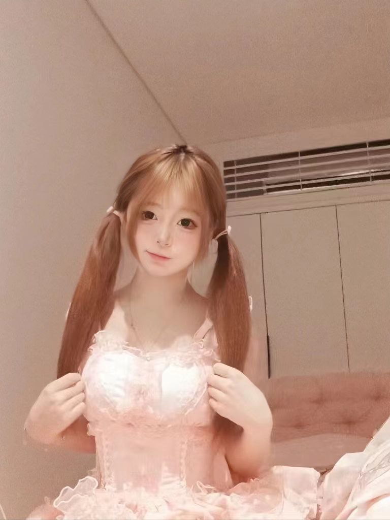 上海外围06年极品小萝莉材娇小可声音甜美相关配图