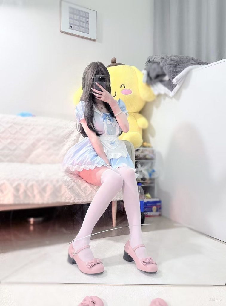 深圳外围07极品白小纯童颜少女 嗲妹萝莉音相关配图