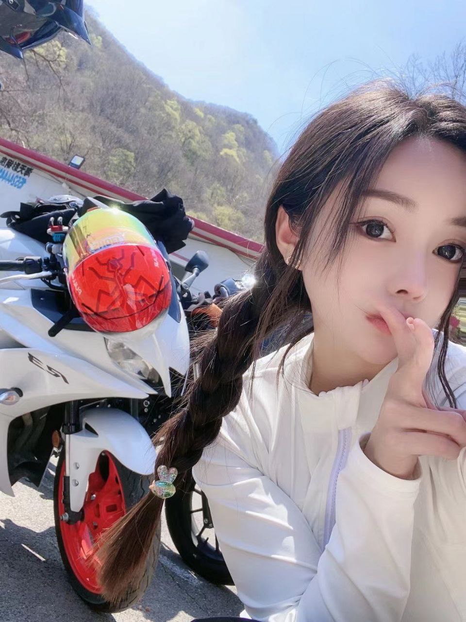上海外围徐汇童颜巨汝  可咸可甜娇小玲珑