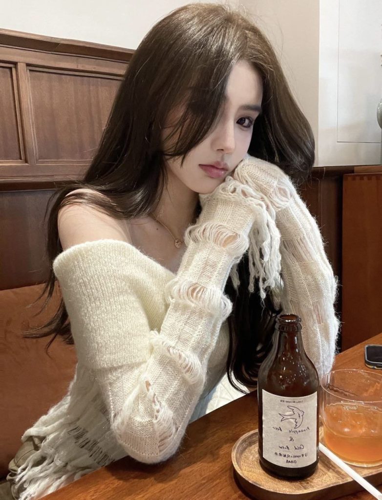 苏州外围164零零后混血儿青春妩媚相关配图