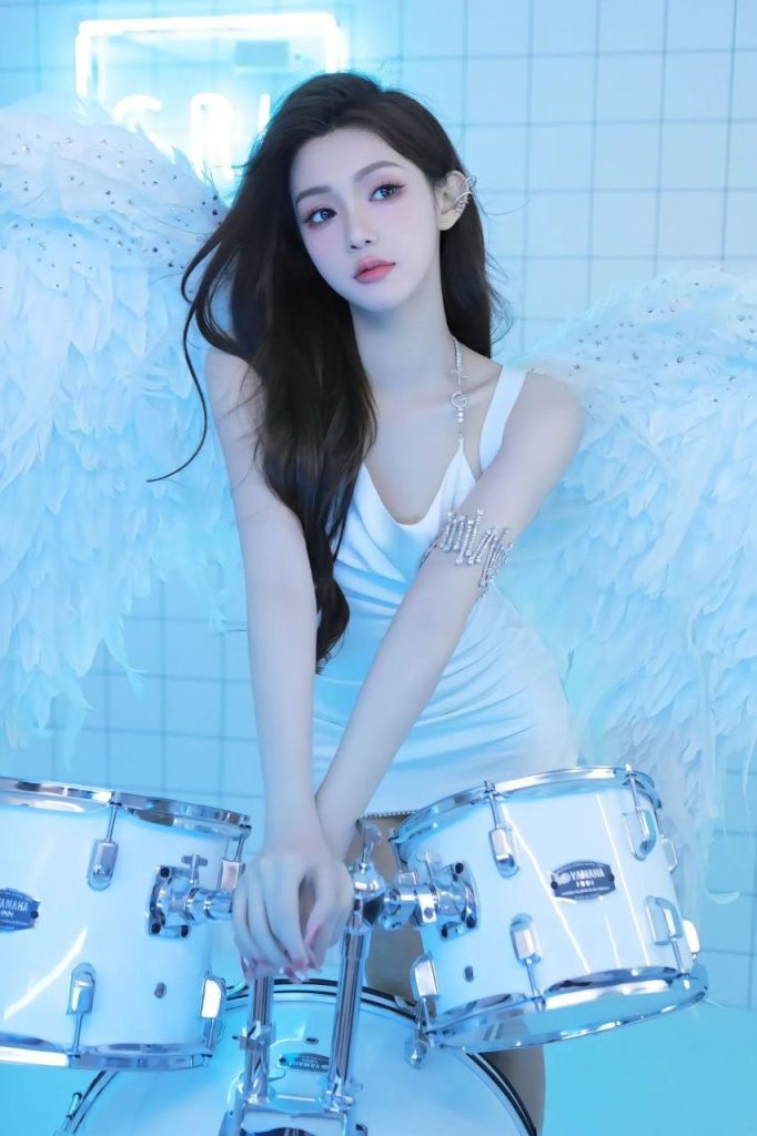 上海外围03在校生兼职美少女甜酥嗲妹妹相关配图