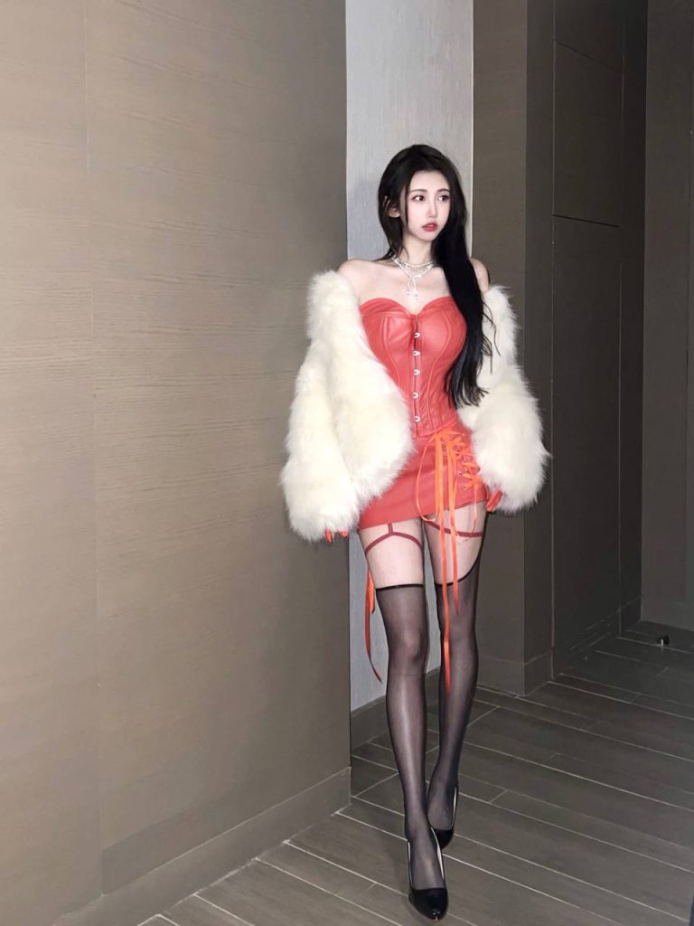 深圳外围 人前清蒓人後御欲紅色兔女郎 相关配图