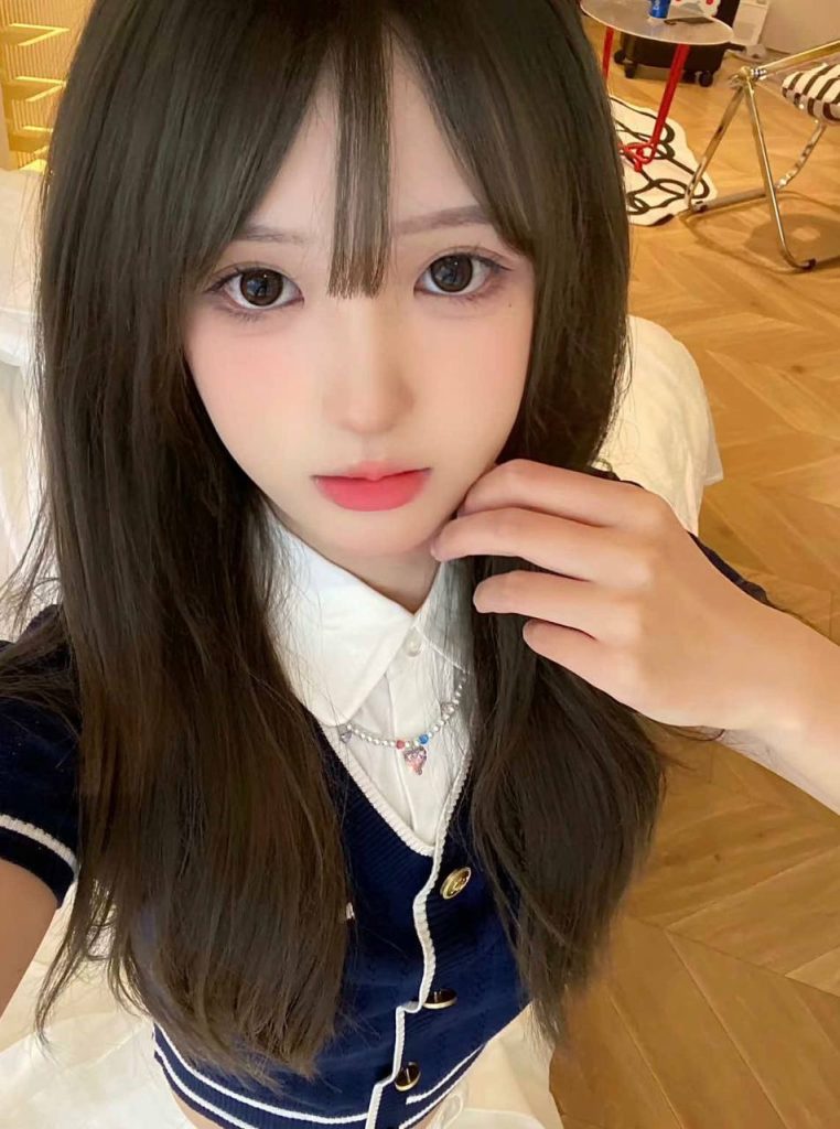 杭州外围03白小纯初次兼职可爱jk少女相关配图