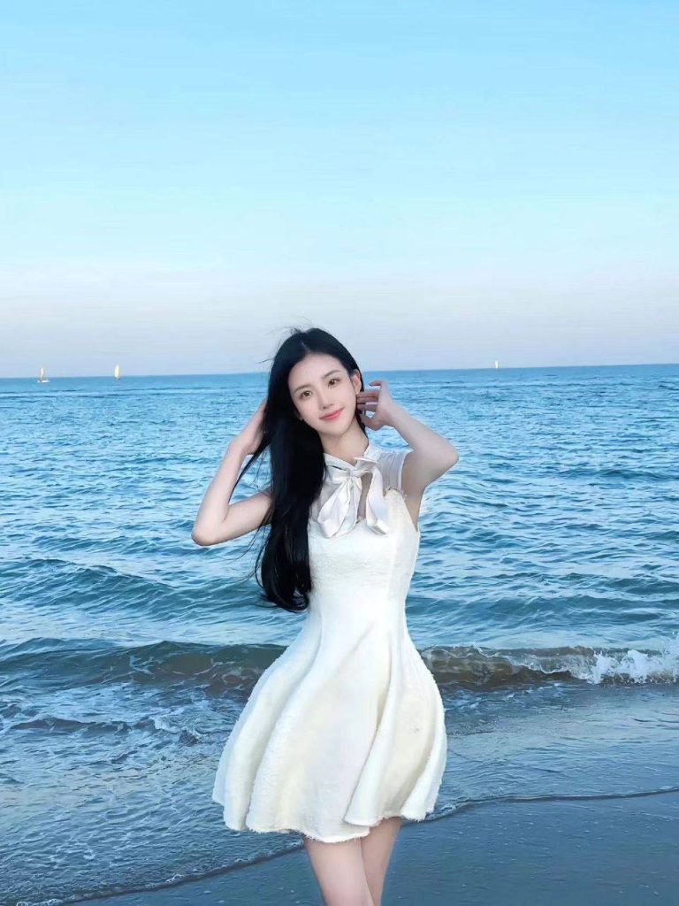 东莞外围在校艺术生贴心小女友超美大长腿相关配图