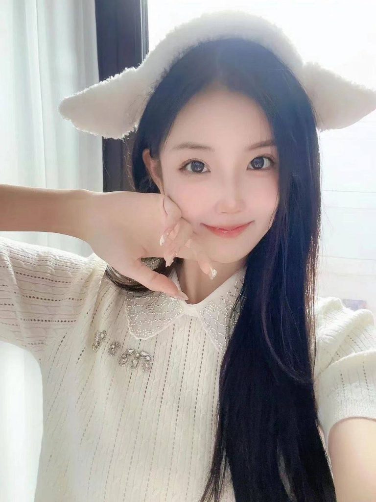东莞外围在校艺术生贴心小女友超美大长腿相关配图
