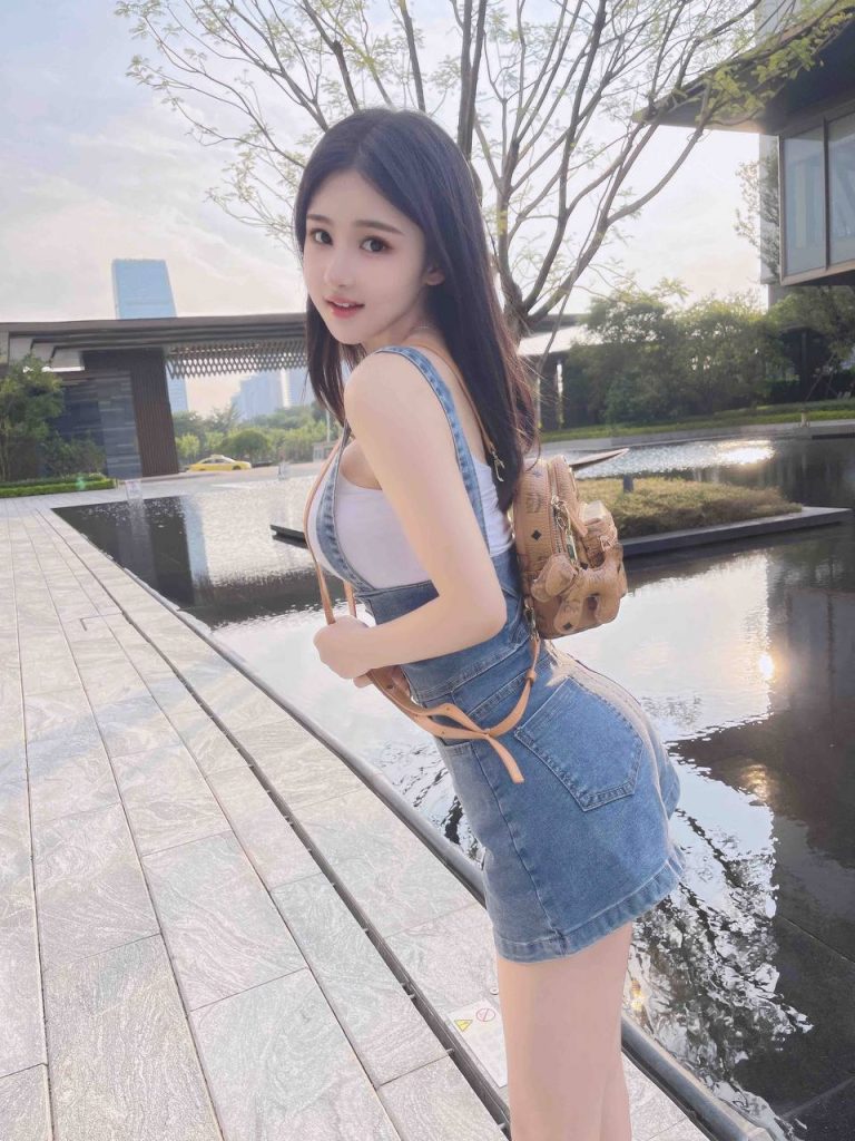 广州外围04兼职学生猫猫 166E童颜巨乳相关配图