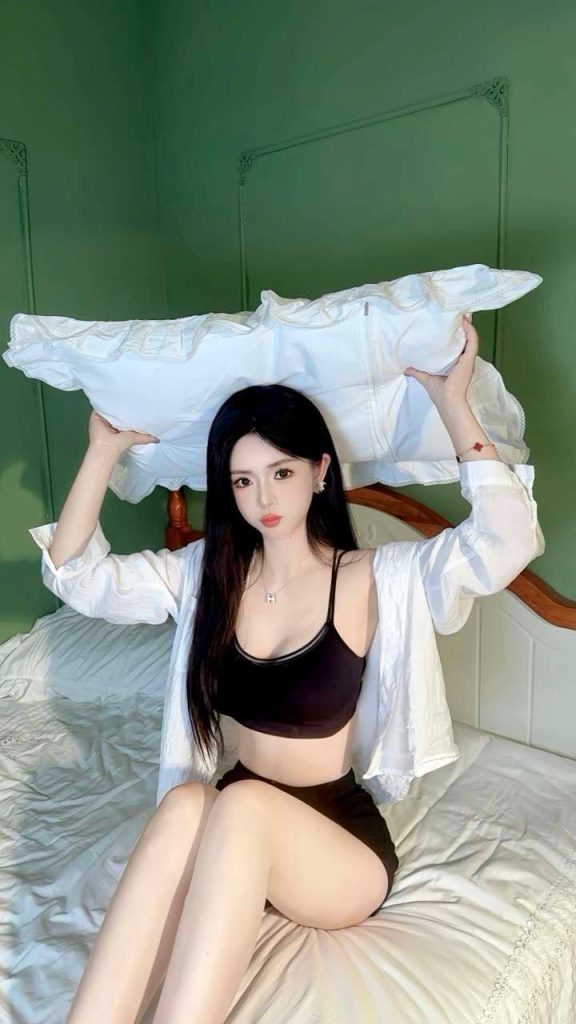 温州外围174极品御姐性感车模相关配图