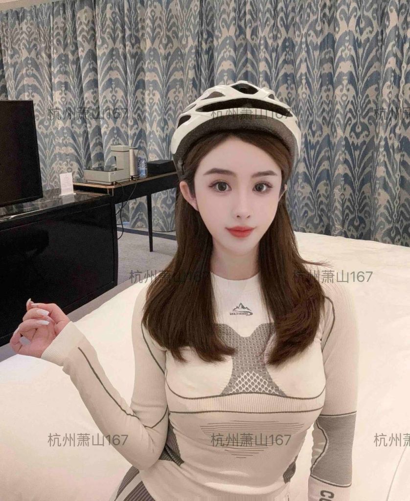 泉州外围健身博主肤白貌美前凸后翘相关配图
