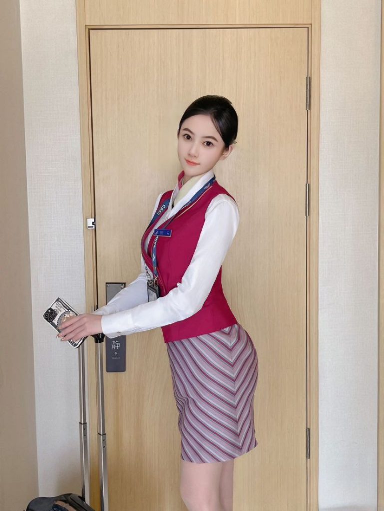 宁波外围兼职空姐170清纯可爱相关配图