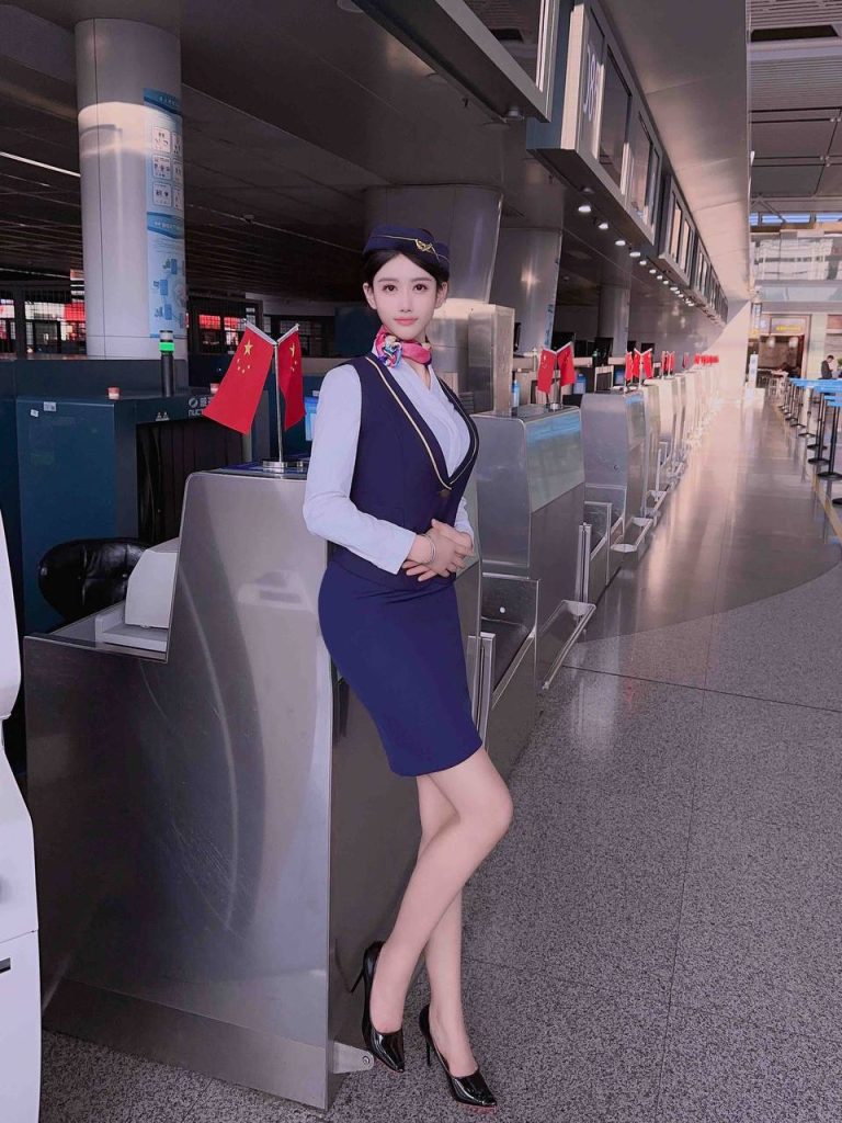 上海外围南方航空在职空姐魔鬼身材大长腿相关配图