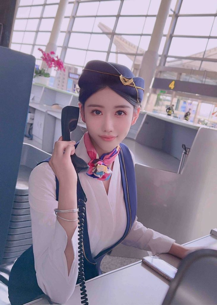 上海外围南方航空在职空姐魔鬼身材大长腿相关配图