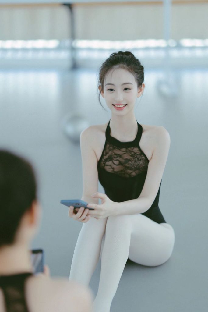 深圳外围 超级极品纯天然甜美单纯宝藏女孩相关配图