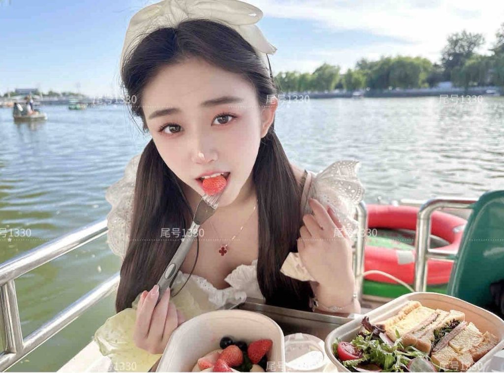 北京外围06极品萝莉coser安安相关配图