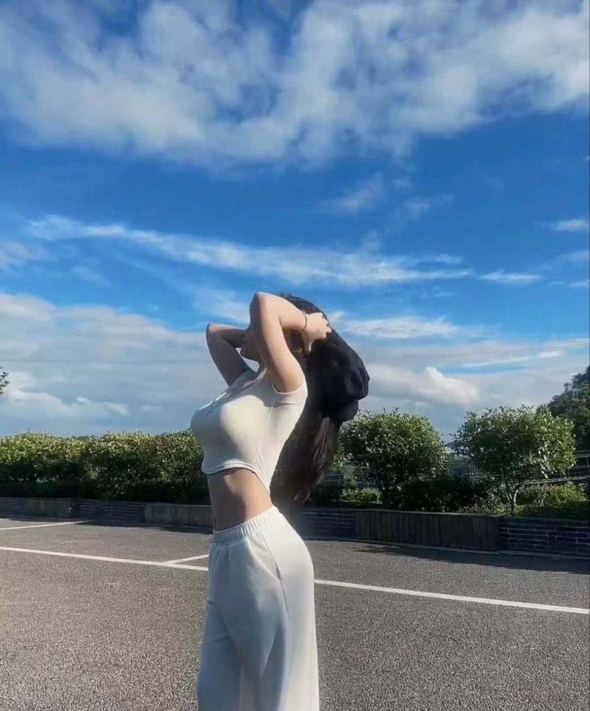 厦门外围 身材火辣极品反差小女神相关配图
