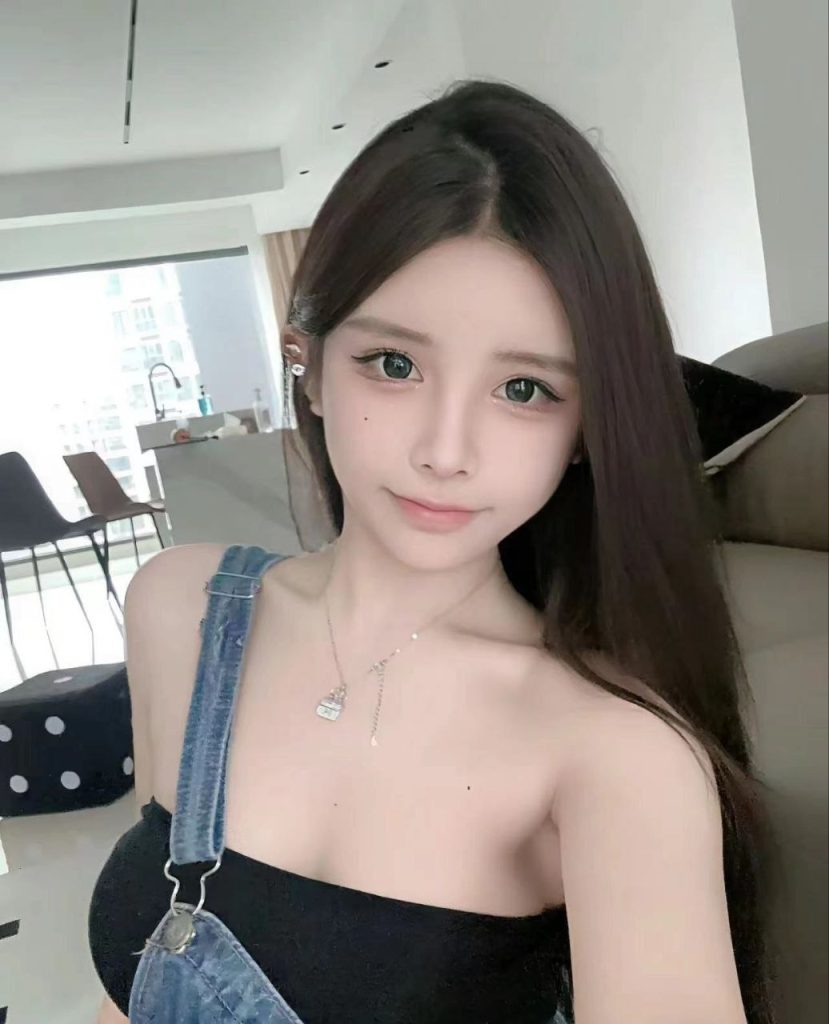 厦门外围 身材火辣极品反差小女神相关配图