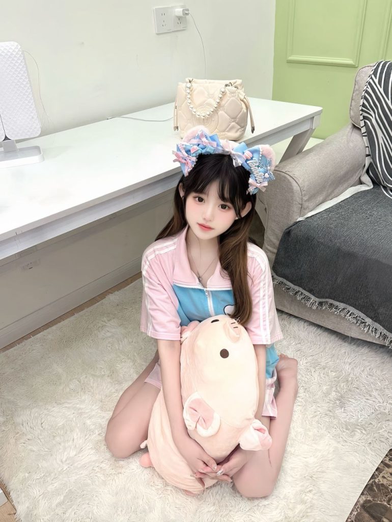 北京外围08/167/80 极品筷子腿小萝莉相关配图
