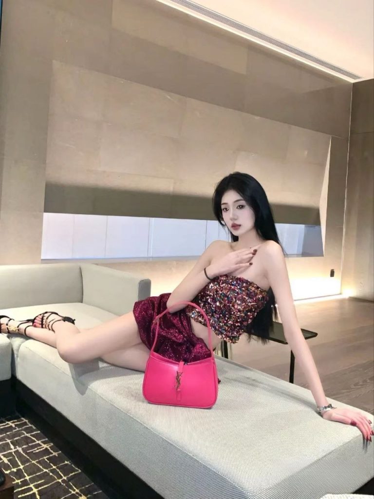 深圳外围03年180模特中戏学妹相关配图