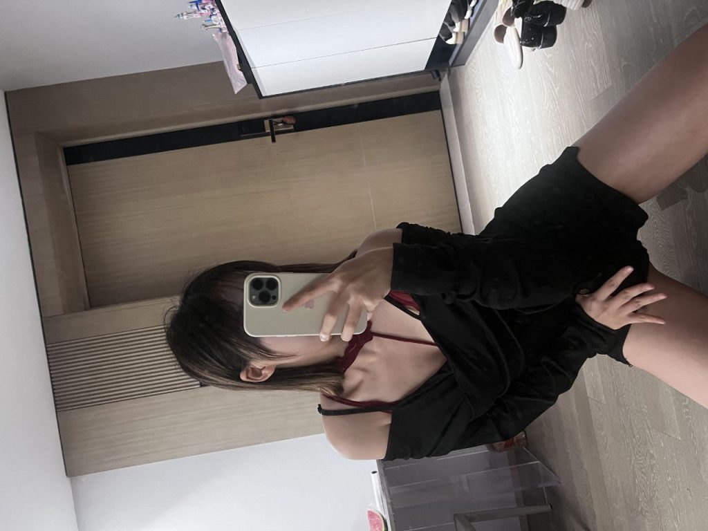 杭州外围04年 温柔似水的南方妹妹人美声甜相关配图