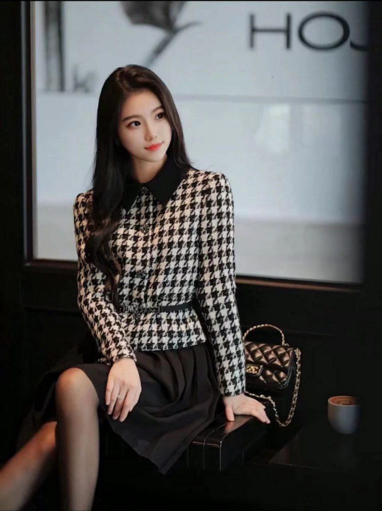 天津外围 05年176D 清纯童颜美少女相关配图