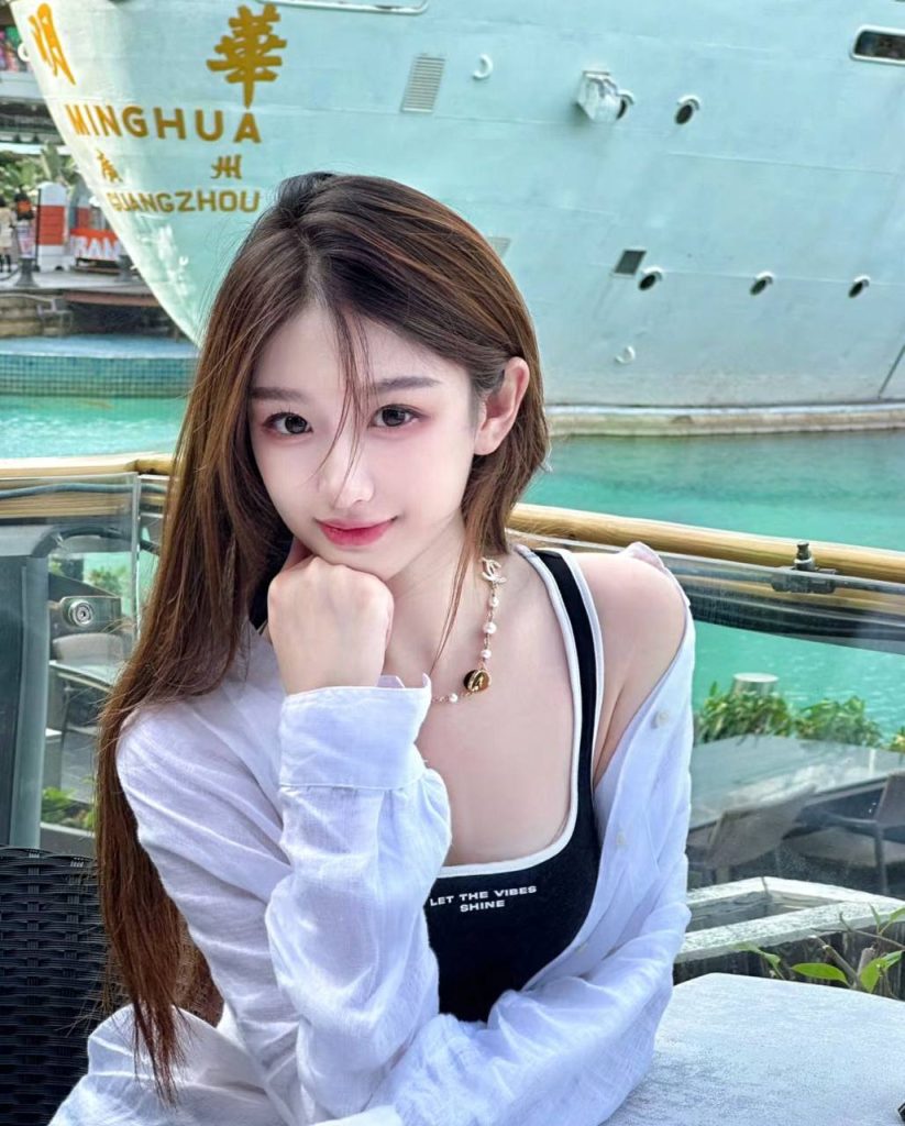 上海外围 笑容甜美领家小迷妹相关配图
