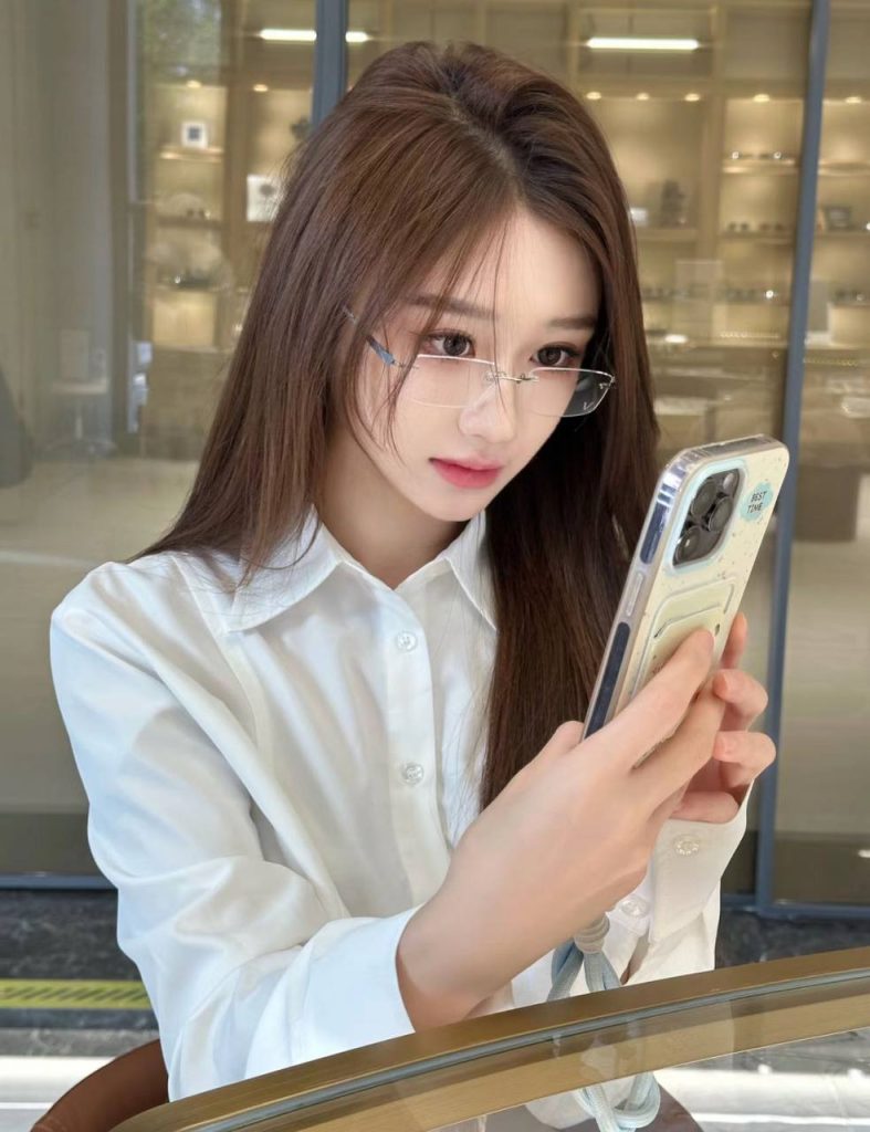 上海外围 笑容甜美领家小迷妹相关配图
