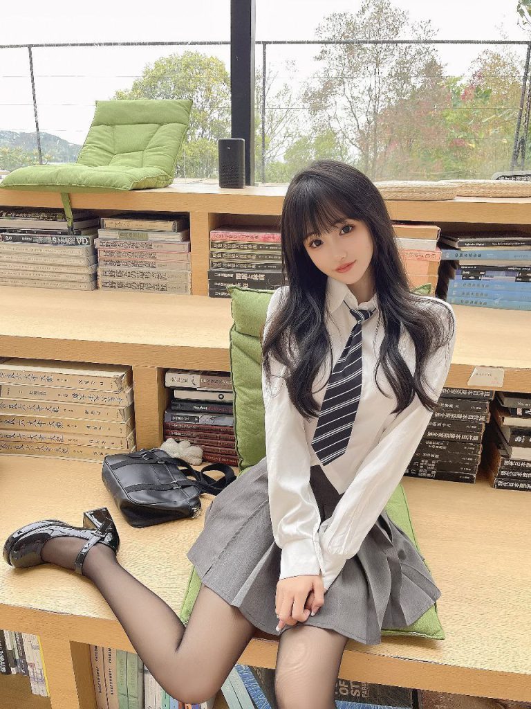 武汉外围 舞蹈系学妹兼职 邻家粉白 ·素颜 · Jk相关配图