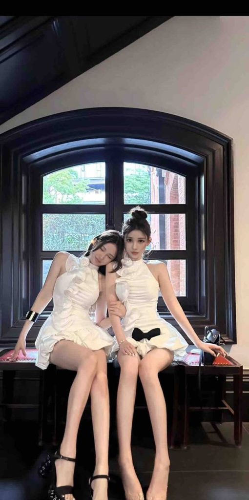 广州外围极品白虎姐妹花清纯气质待人温柔相关配图