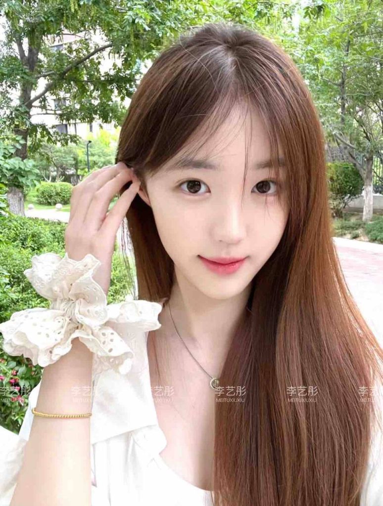 成都外围 02学妹 小巧玲珑 古灵精怪相关配图
