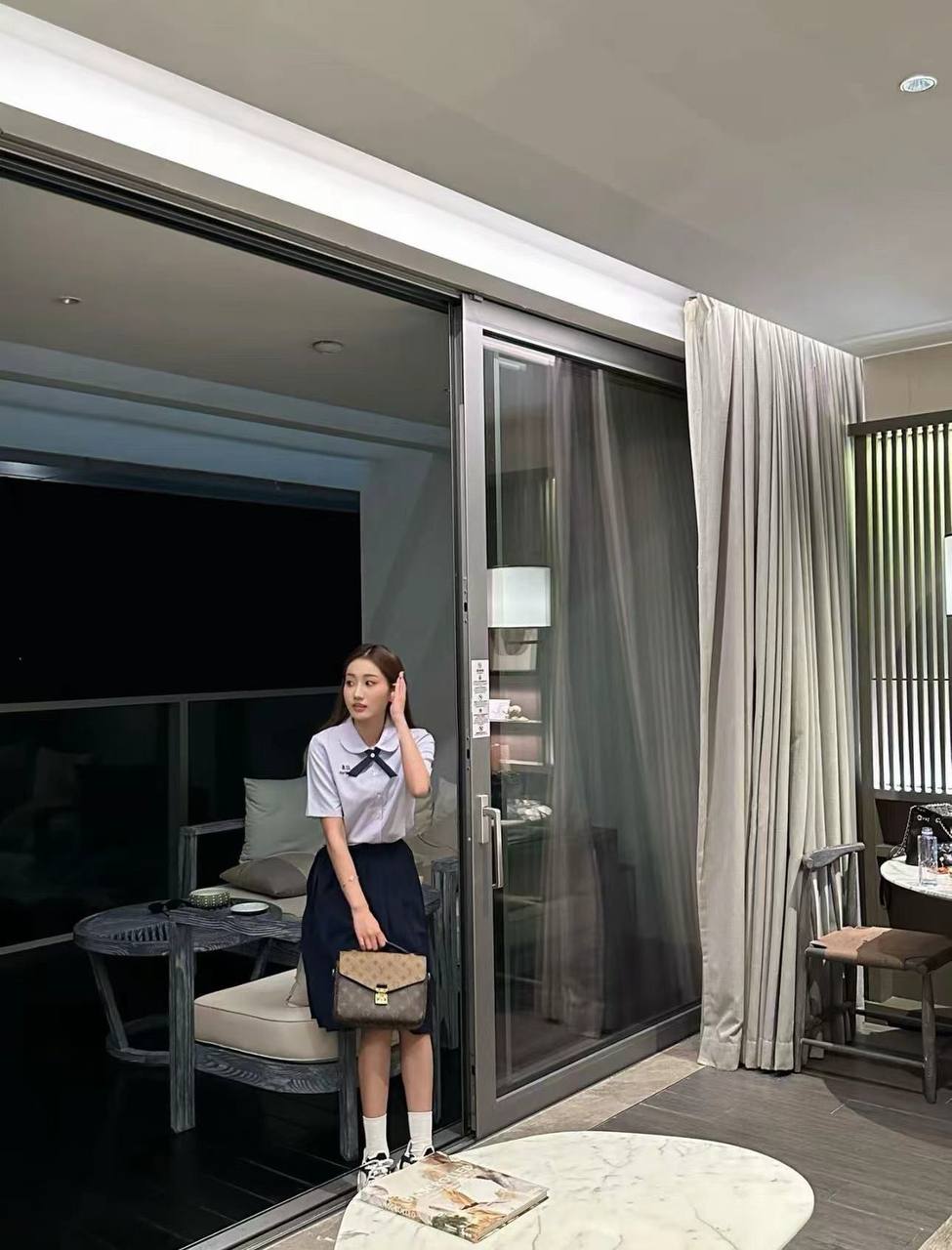 深圳外围 纯天然洋娃娃 可纯可欲可萝莉