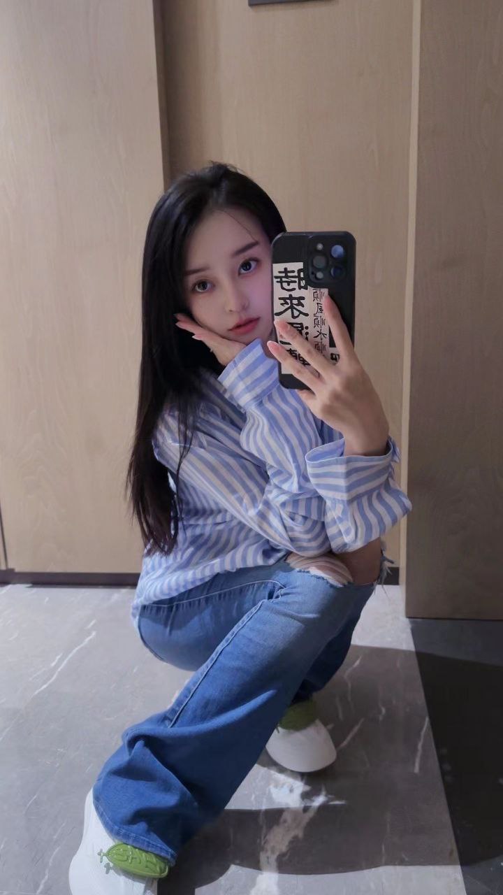 青岛外围 极品网红夏夏 初恋女友款 可纯可御