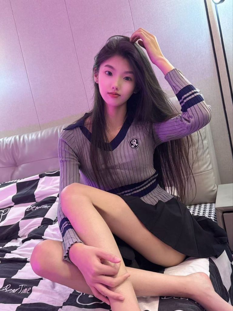 上海外围 06清纯小萝莉 苏苏 性感乖巧前凸后翘相关配图