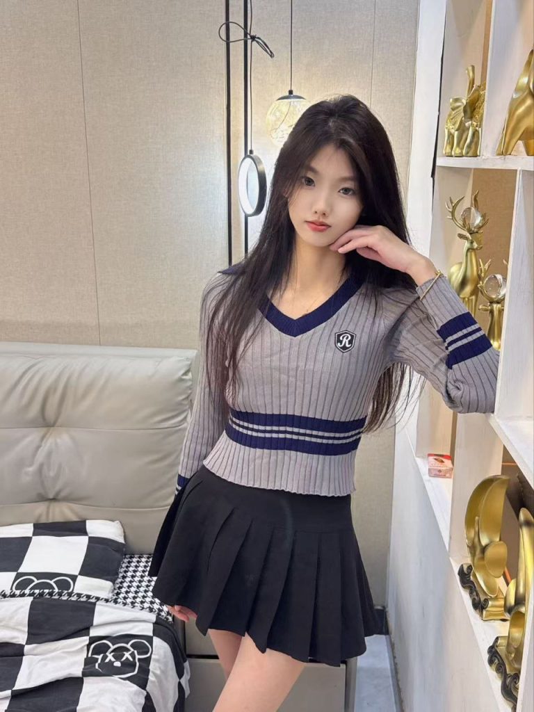 上海外围 06清纯小萝莉 苏苏 性感乖巧前凸后翘相关配图