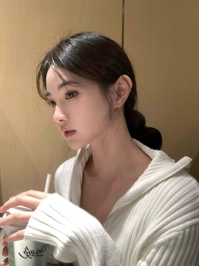 上海外围 ins网红 肤白貌美留学生相关配图