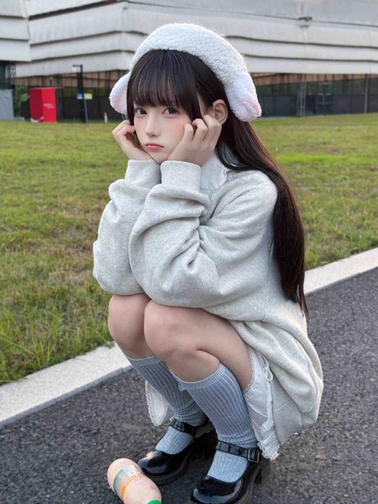 北京外围 05年网红 童颜酥软巨灯 卡哇伊美少女相关配图